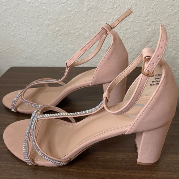 Journee Collection Denali Nude Sequin Beaded Pump - Picture 4 of 7